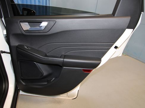 New 2025 Ford Escape SE image 21