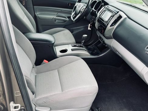 Used 2014 Toyota Tacoma 4x4 Double Cab w/ SR5 Package image 23