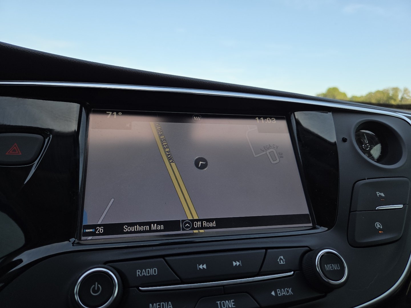 Used 2019 Buick Envision Essence FWD image 3