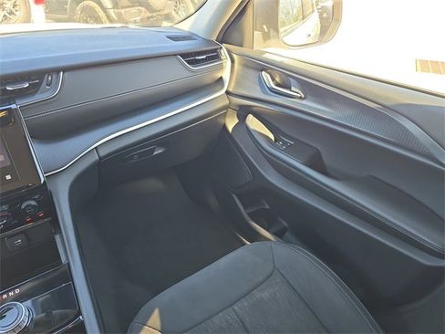 Certified 2023 Jeep Grand Cherokee L Laredo image 12