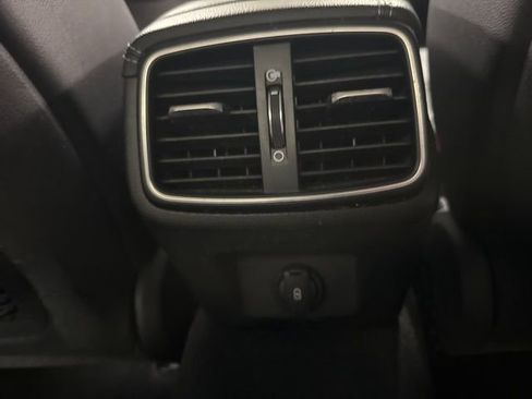 Used 2019 Genesis G70 3.3T Advanced image 13