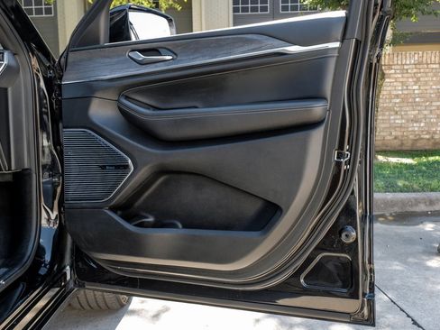 Used 2022 Jeep Grand Cherokee Overland image 59