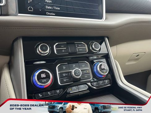 Used 2022 GMC Yukon Denali image 30