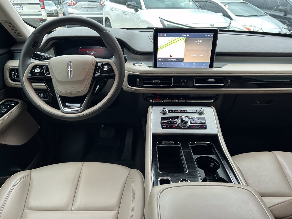 Used 2023 Lincoln Aviator AWD w/ Class IV Trailer Tow Package image 18