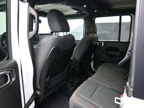 Used 2026 Jeep Wrangler Unlimited Rubicon AWD/4WD image 15