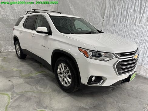 Used 2018 Chevrolet Traverse LT image 2