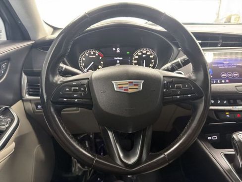 Certified 2019 Cadillac XT4 Luxury FWD image 30