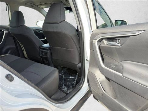 Used 2025 Toyota RAV4 XLE FWD image 22
