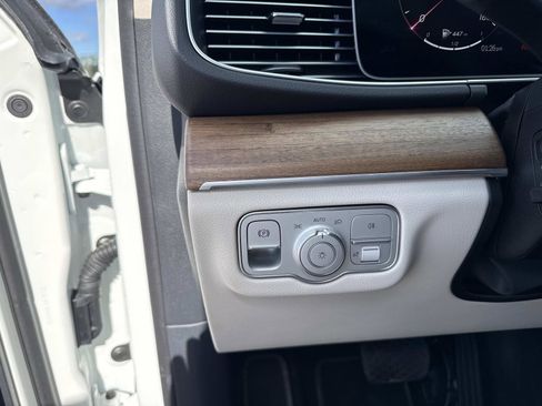 Used 2025 Mercedes-Benz GLE 350 4MATIC image 33