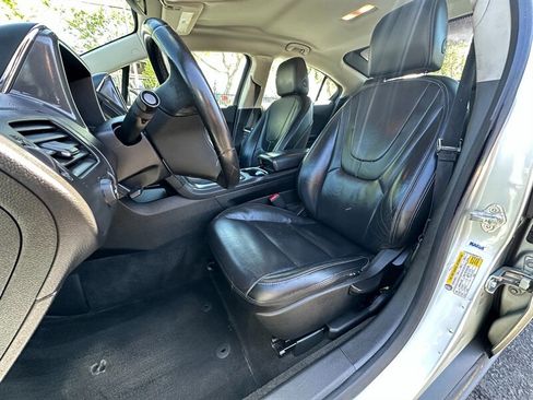 Used 2012 Chevrolet Volt Premium w/ Premium Trim Package image 12