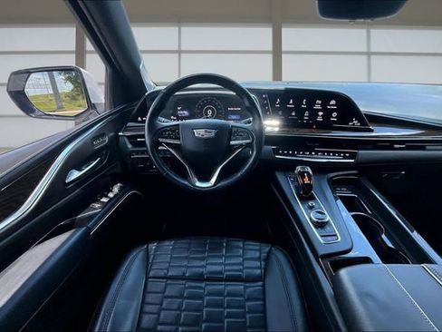 Used 2023 Cadillac Escalade ESV Sport Platinum w/ LPO, ONYX Package AWD/4WD image 5
