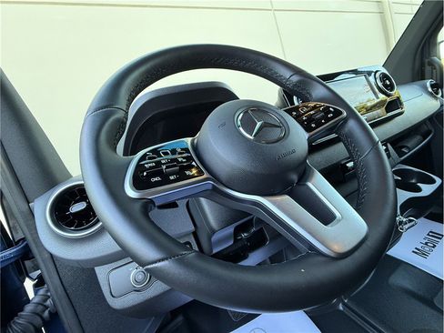Used 2024 Mercedes-Benz Sprinter 3500 image 55