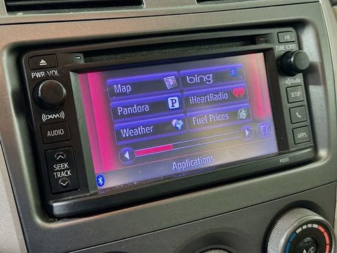 Used 2013 Toyota Corolla LE image 16