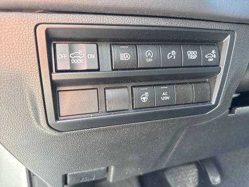 Used 2023 Toyota Tundra Platinum image 21