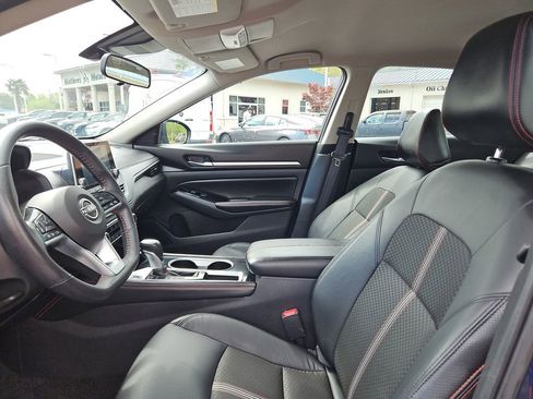 Used 2024 Nissan Altima 2.5 SR FWD image 21