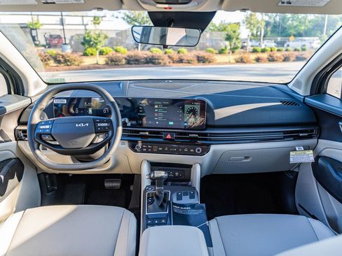 New 2026 Kia Sportage EX FWD image 16