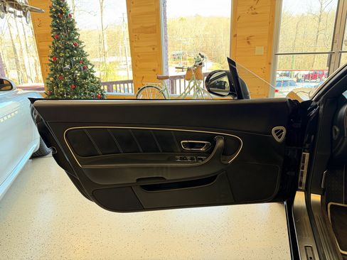 Used 2011 Bentley Continental GTC image 8