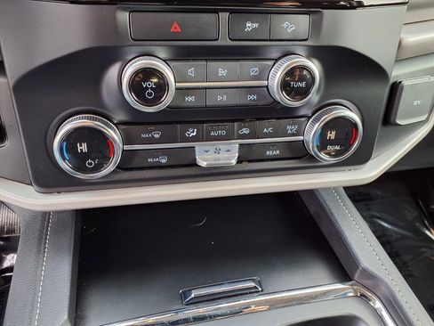 Certified 2023 Ford Expedition XL image 18