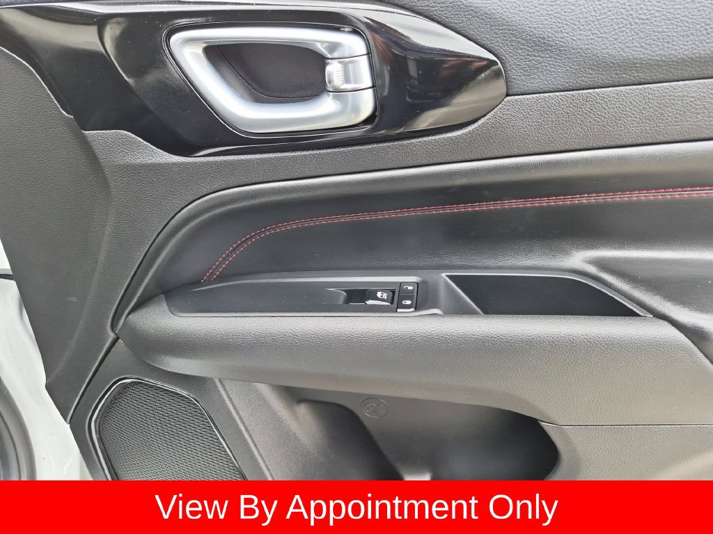 Used 2025 Jeep Compass Trailhawk AWD/4WD image 31