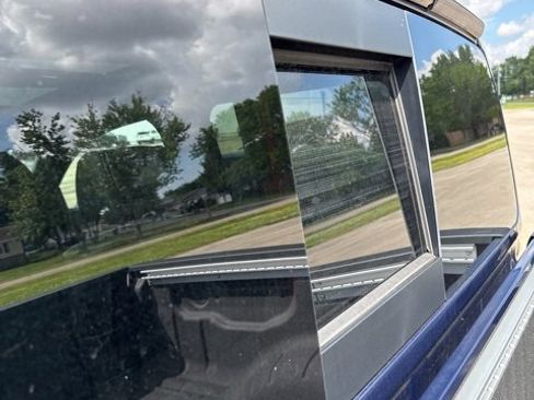 Used 2024 Nissan Titan PRO-4X w/ Pro-4x Convenience Package image 11