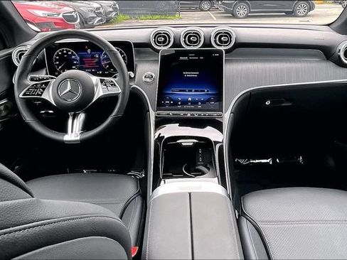 Used 2026 Mercedes-Benz GLC 300 4MATIC image 12