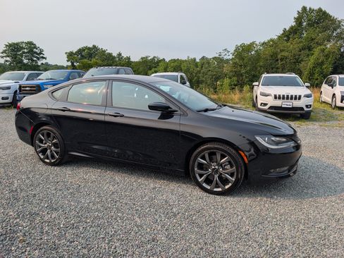 Used 2015 Chrysler 200 S w/ Navigation & Sound Group I FWD image 6
