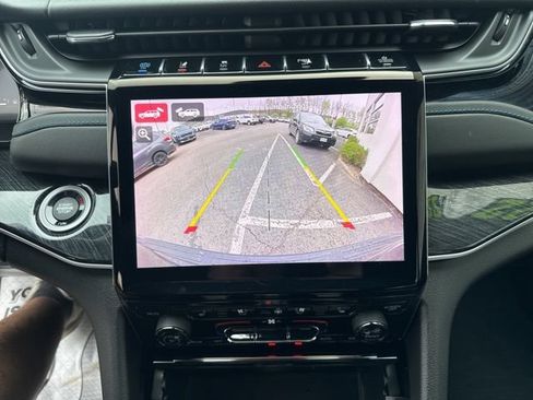 Used 2022 Jeep Grand Cherokee Trailhawk w/ Luxury Tech Group III AWD/4WD image 15