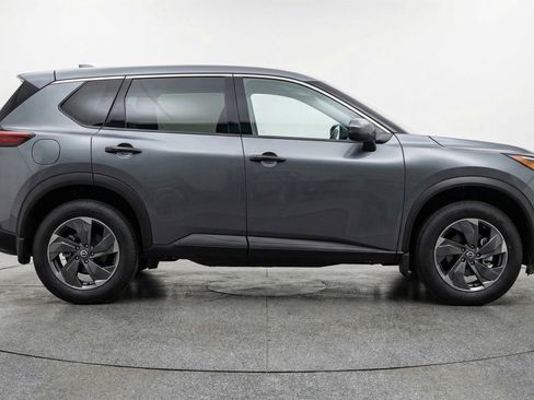 Used 2025 Nissan Rogue SV FWD image 8