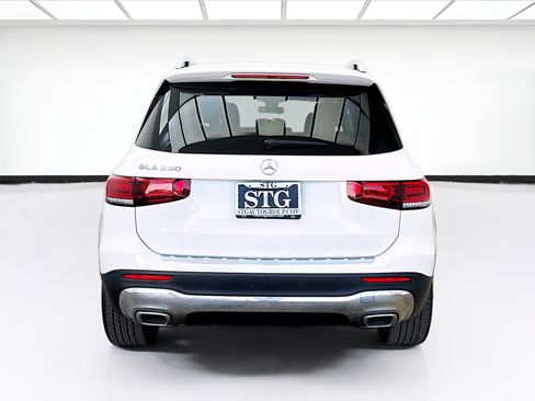 Used 2023 Mercedes-Benz GLB 250 w/ Premium Package image 5