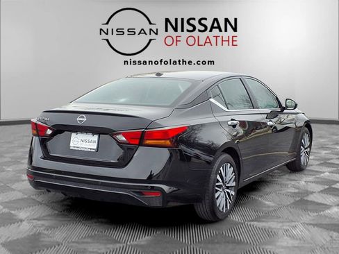 Certified 2025 Nissan Altima 2.5 SV image 28