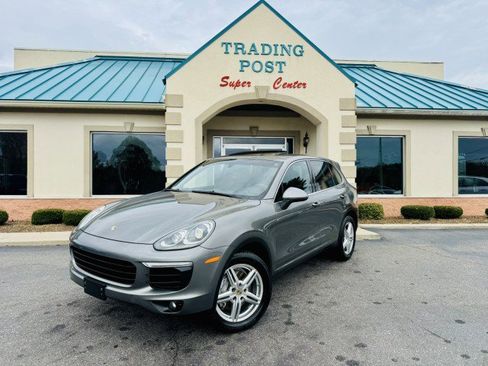 Used 2016 Porsche Cayenne image 2
