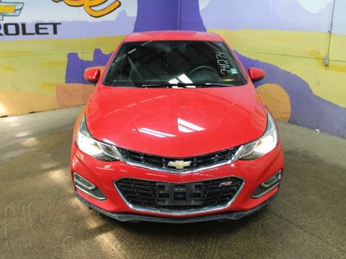 Used 2018 Chevrolet Cruze LT w/ LT Convenience Package FWD image 6