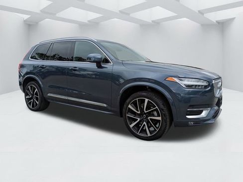 Certified 2023 Volvo XC90 B6 Plus AWD/4WD image 2