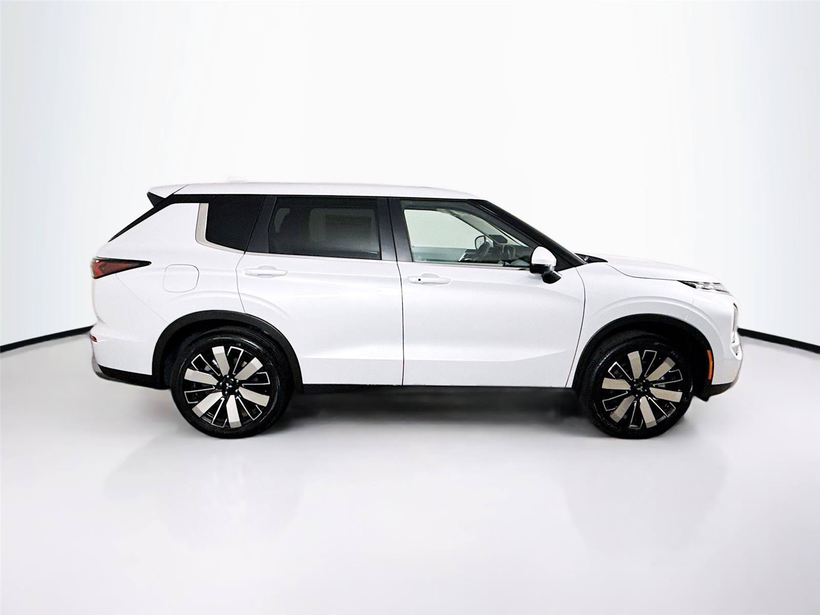 New 2026 Mitsubishi Outlander SE FWD image 26