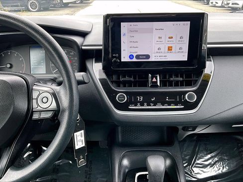 Used 2024 Toyota Corolla LE image 6