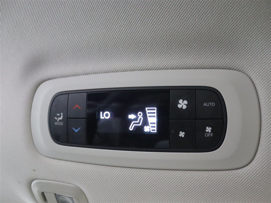Used 2020 Chrysler Pacifica Limited FWD image 21
