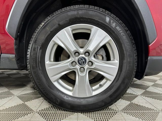Used 2020 Toyota RAV4 XLE w/ Convenience Package AWD/4WD image 9