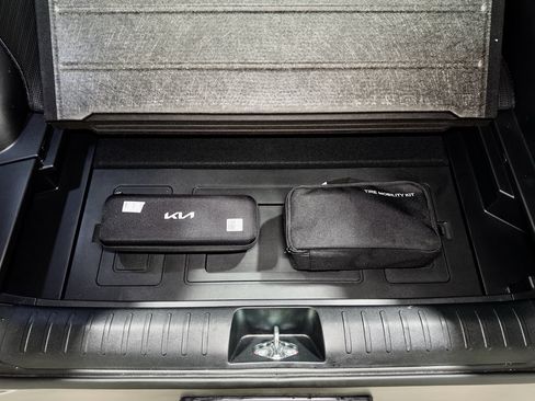 Used 2024 Kia EV6 GT-Line w/ GT-Line White Seat Package image 30