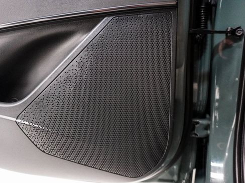 Used 2023 Kia Niro EX Touring image 10