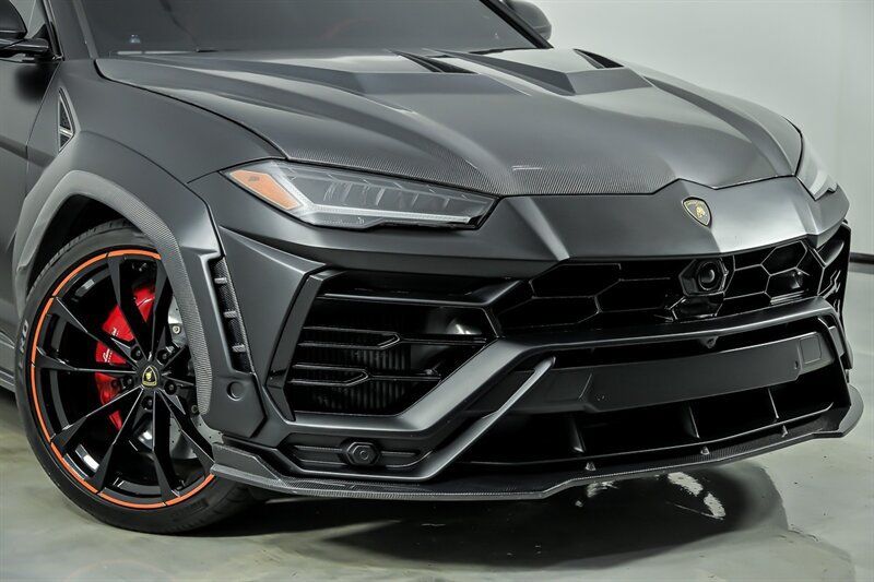 Used 2022 Lamborghini Urus AWD/4WD image 3