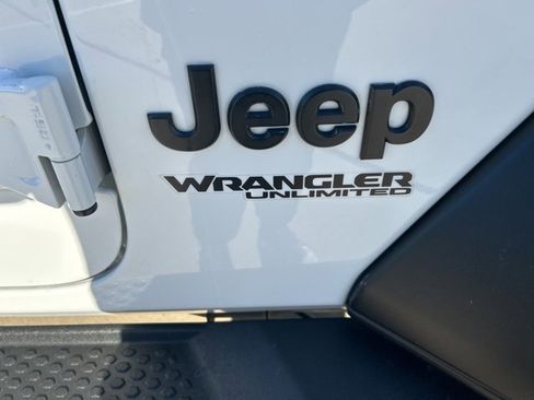 Used 2022 Jeep Wrangler Unlimited Sport w/ Sun And Sound Package image 16