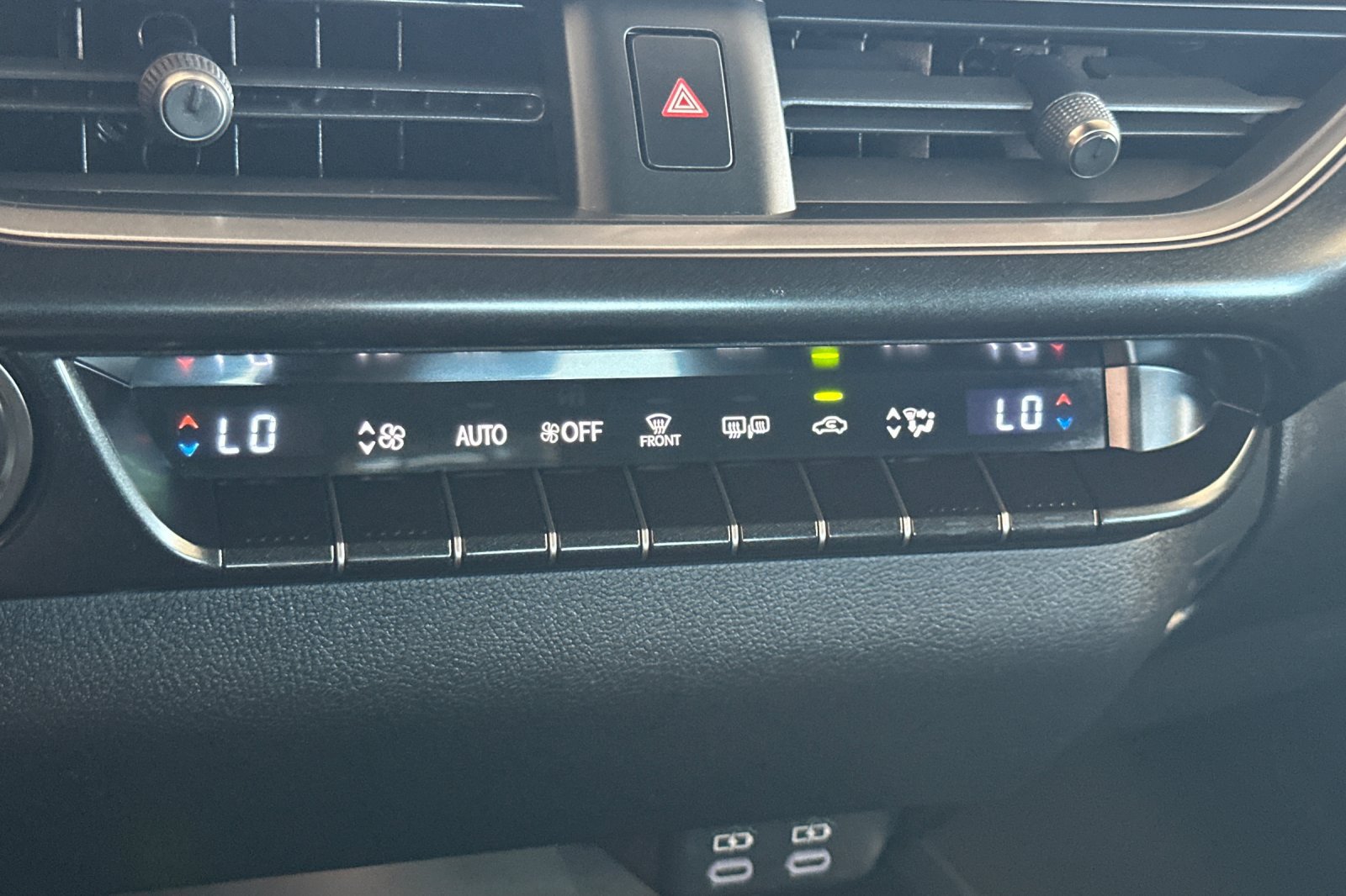 Certified 2025 Lexus UX 300h FWD image 17