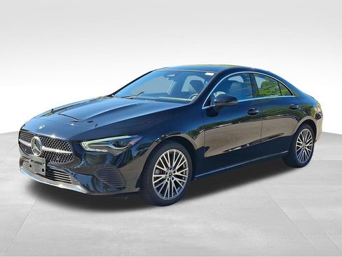 Used 2025 Mercedes-Benz CLA 250 4MATIC image 3