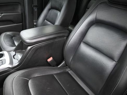 Used 2022 Chevrolet Colorado ZR2 w/ ZR2 Midnight Special Edition AWD/4WD image 17