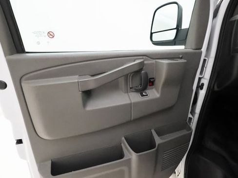 Used 2021 GMC Savana 2500 w/ Driver Convenience Package image 7