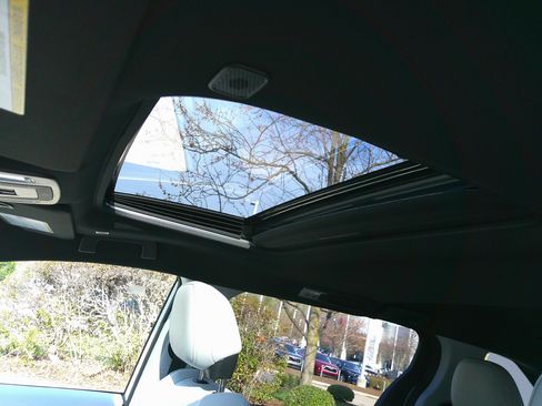 Used 2025 Toyota Sienna XSE image 29