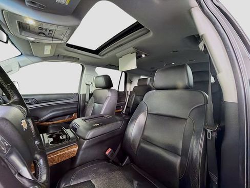 Used 2018 Chevrolet Tahoe Premier RWD image 11