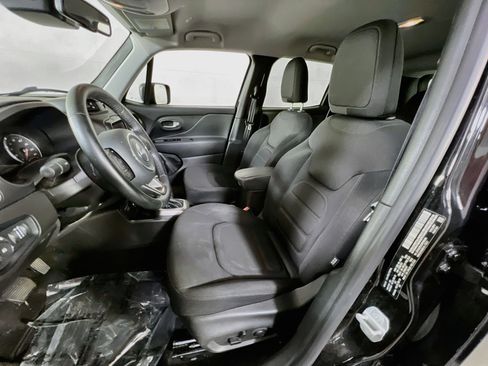 Used 2022 Jeep Renegade Latitude w/ Convenience Group AWD/4WD image 21