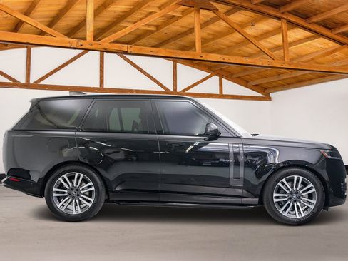 Used 2023 Land Rover Range Rover SE image 6