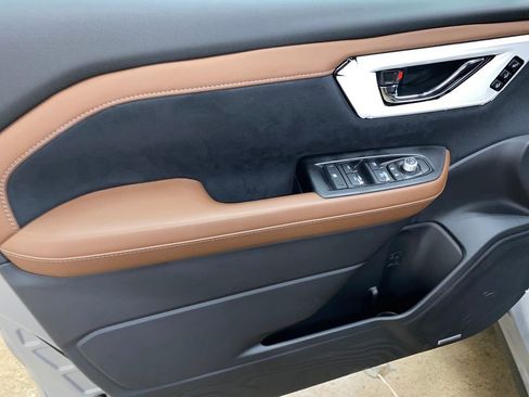 New 2026 Subaru Forester Touring AWD/4WD image 8